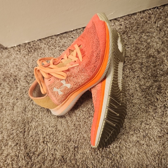 Under armour shoes used a few times - Picture 4 of 4